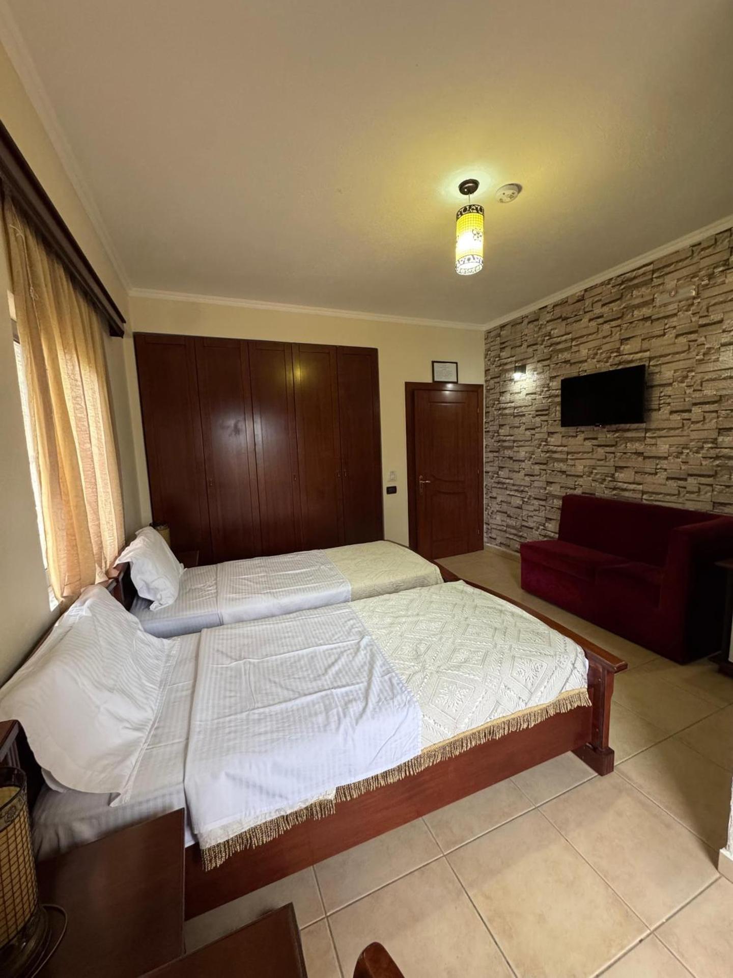 HOTEL RESTORANT LEZA