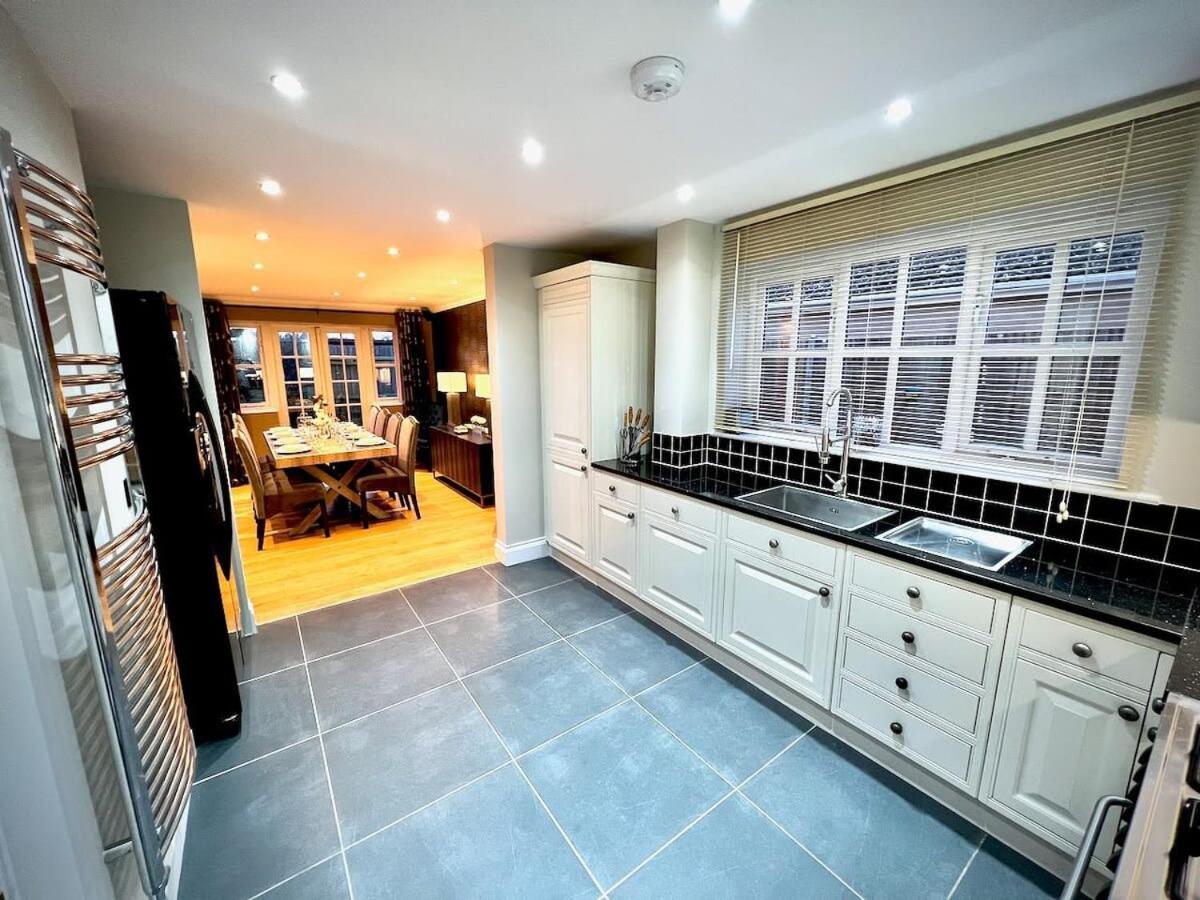 Honey Hill Cottage - 4 Bedroom Detached House