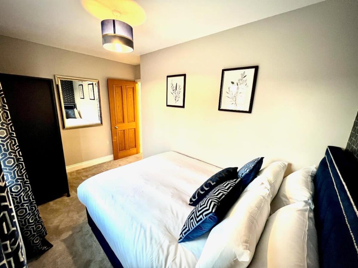 Honey Hill Cottage - 4 Bedroom Detached House