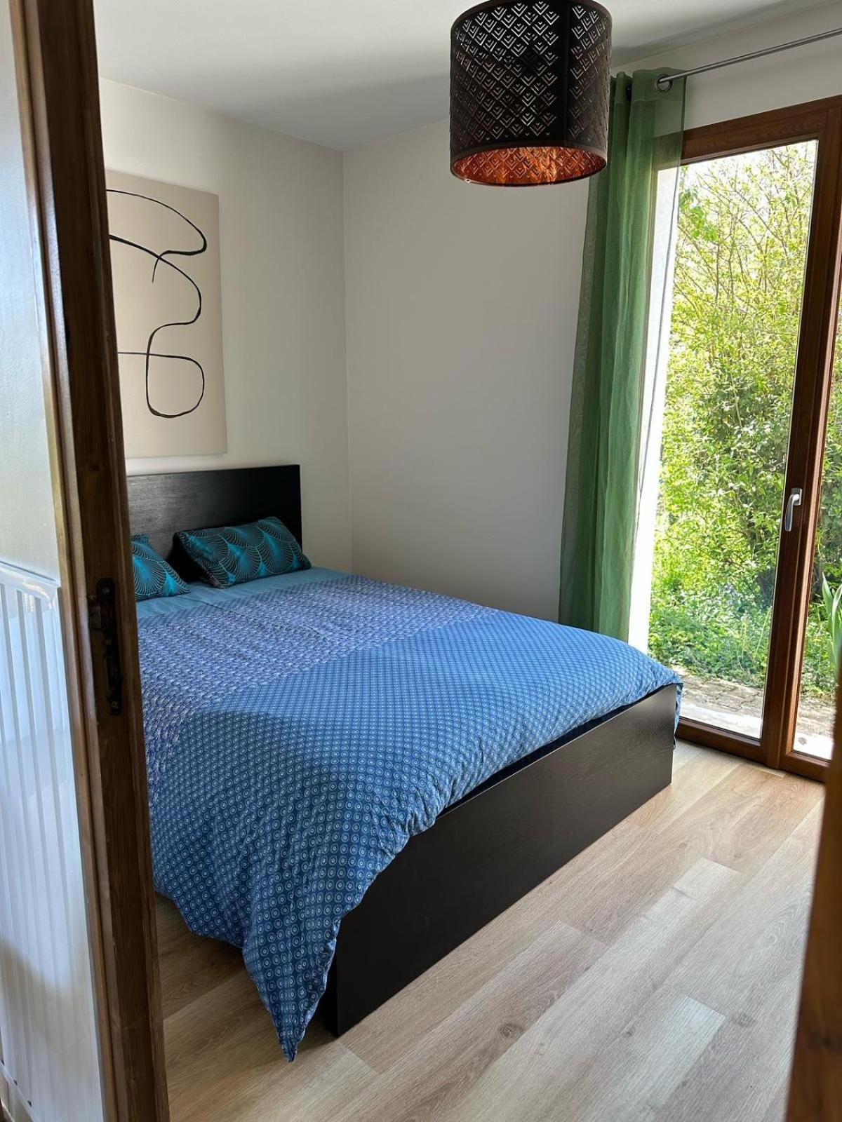 Appartement dans un ecrin de verdure terrasse privee