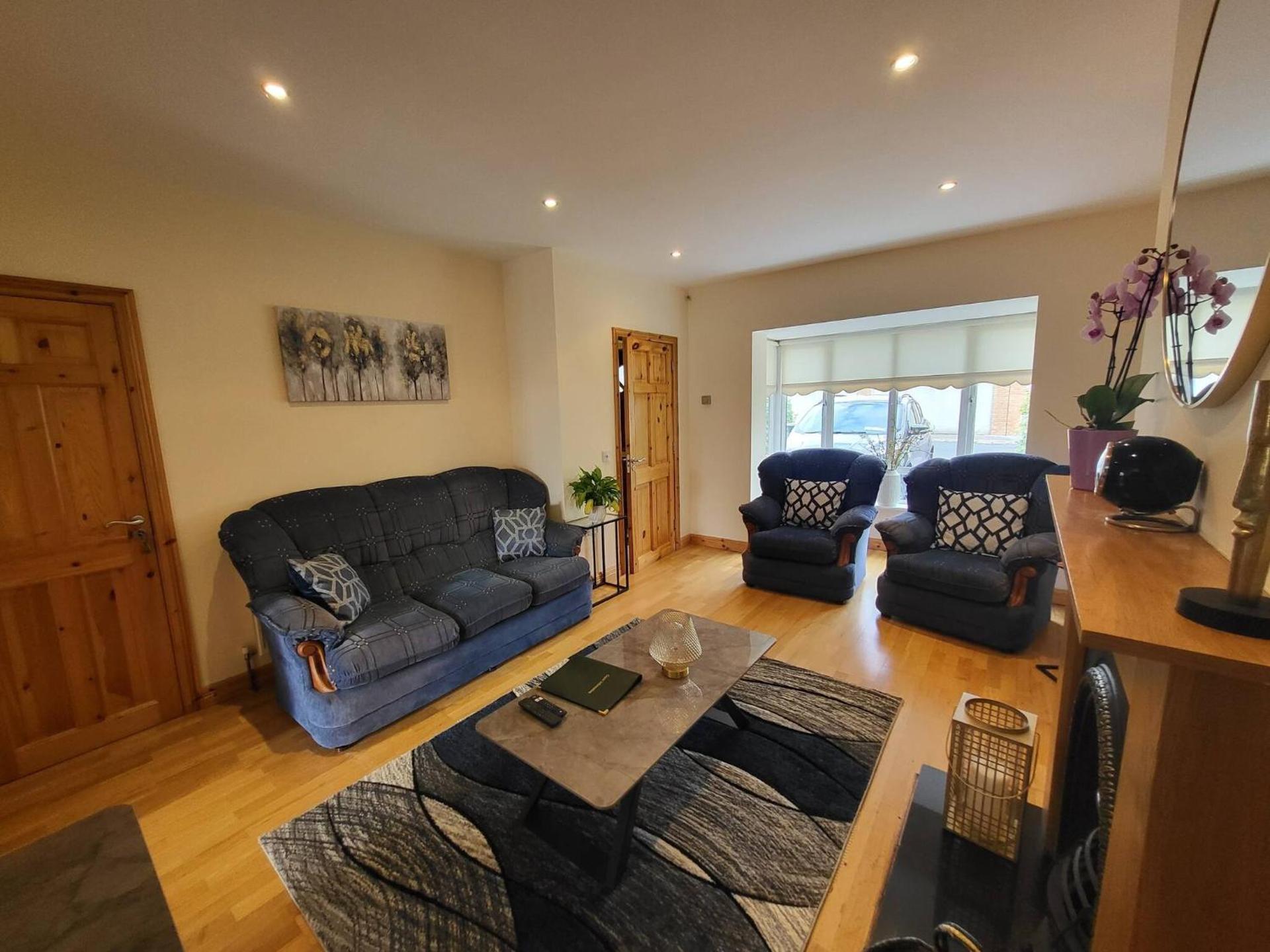 Communal lounge/ TV room