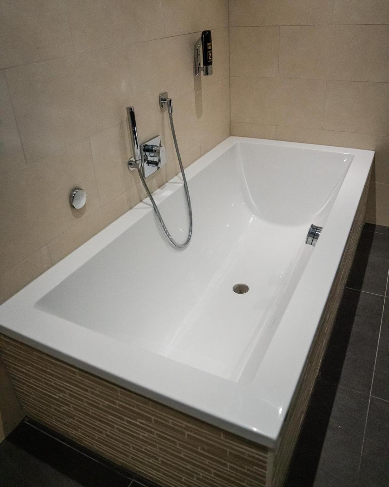 K&T Estates Resort & Spa, Frankfurt