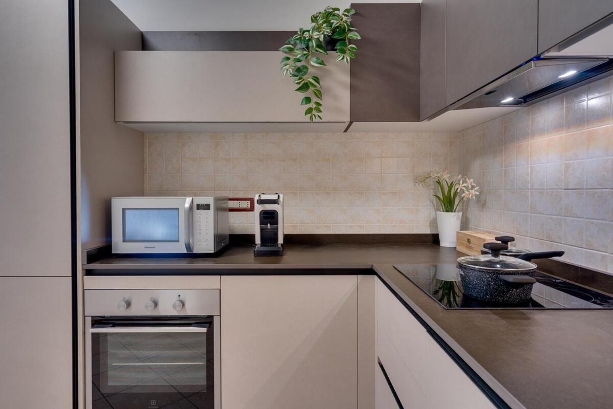 Centro Cormons - 3 Camere Letto & Balcone Privato