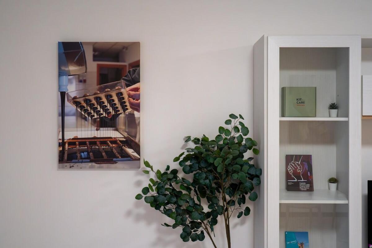 Centro Cormons - 3 Camere Letto & Balcone Privato