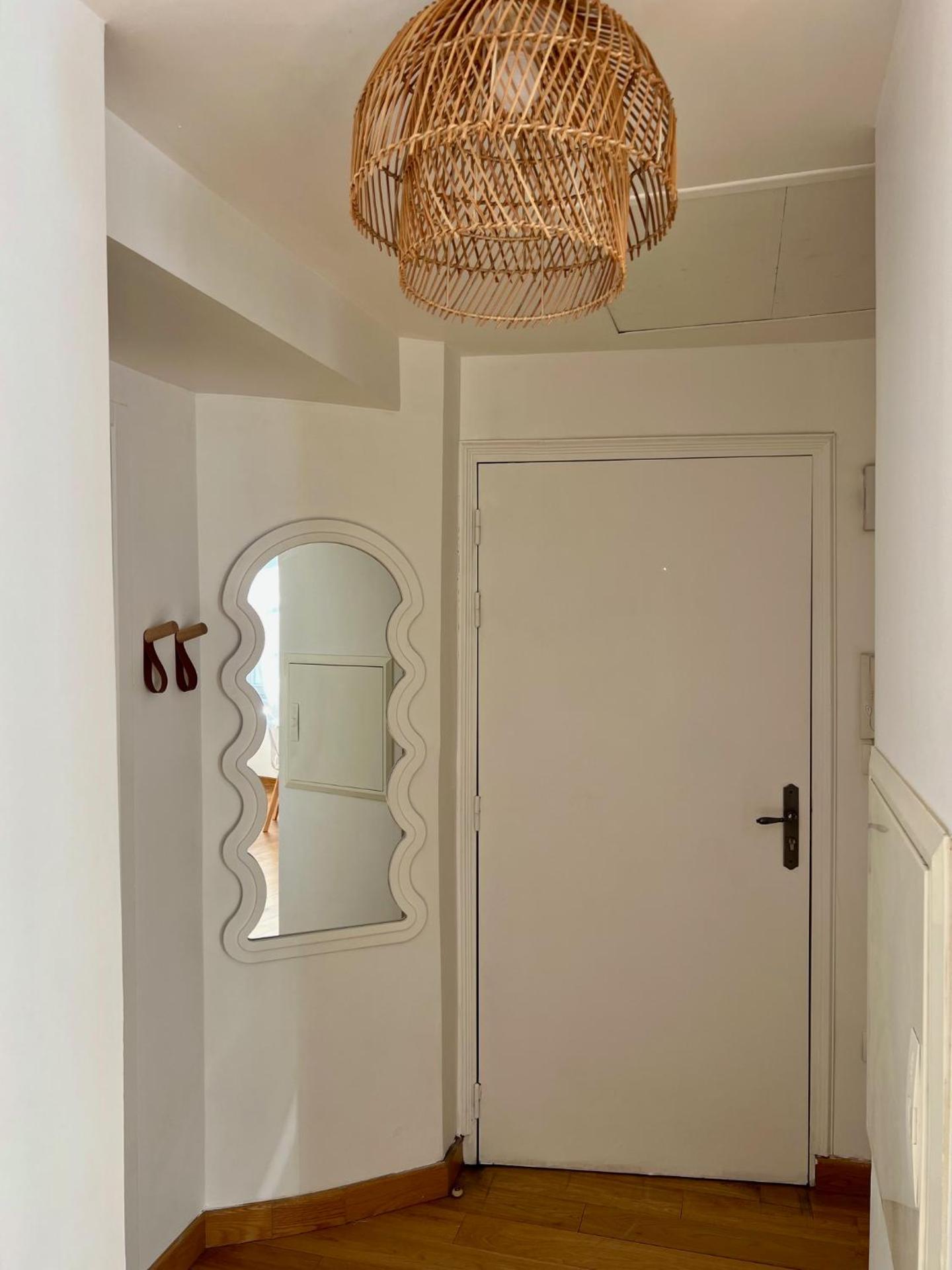 T2 Centre ville avec vue sur le Château Royal et place de parking privée