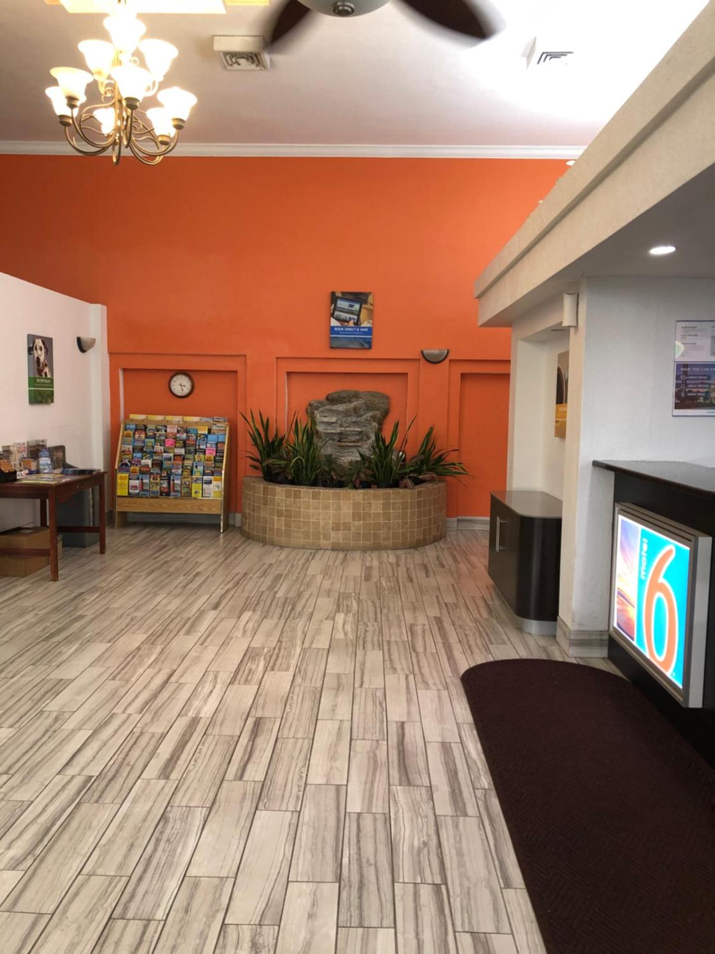 Communal lounge/ TV room