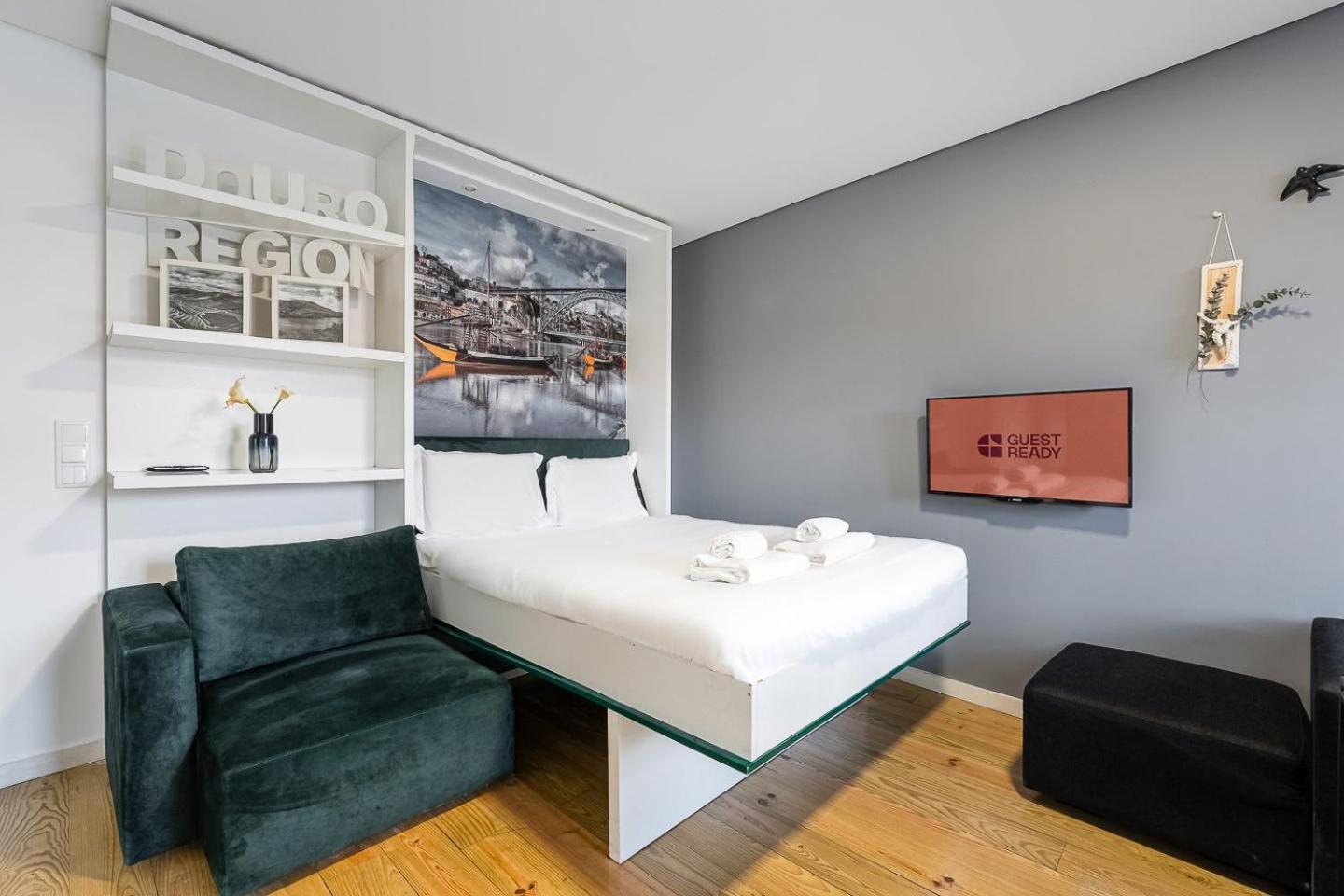 GuestReady - Old City Design Apartments