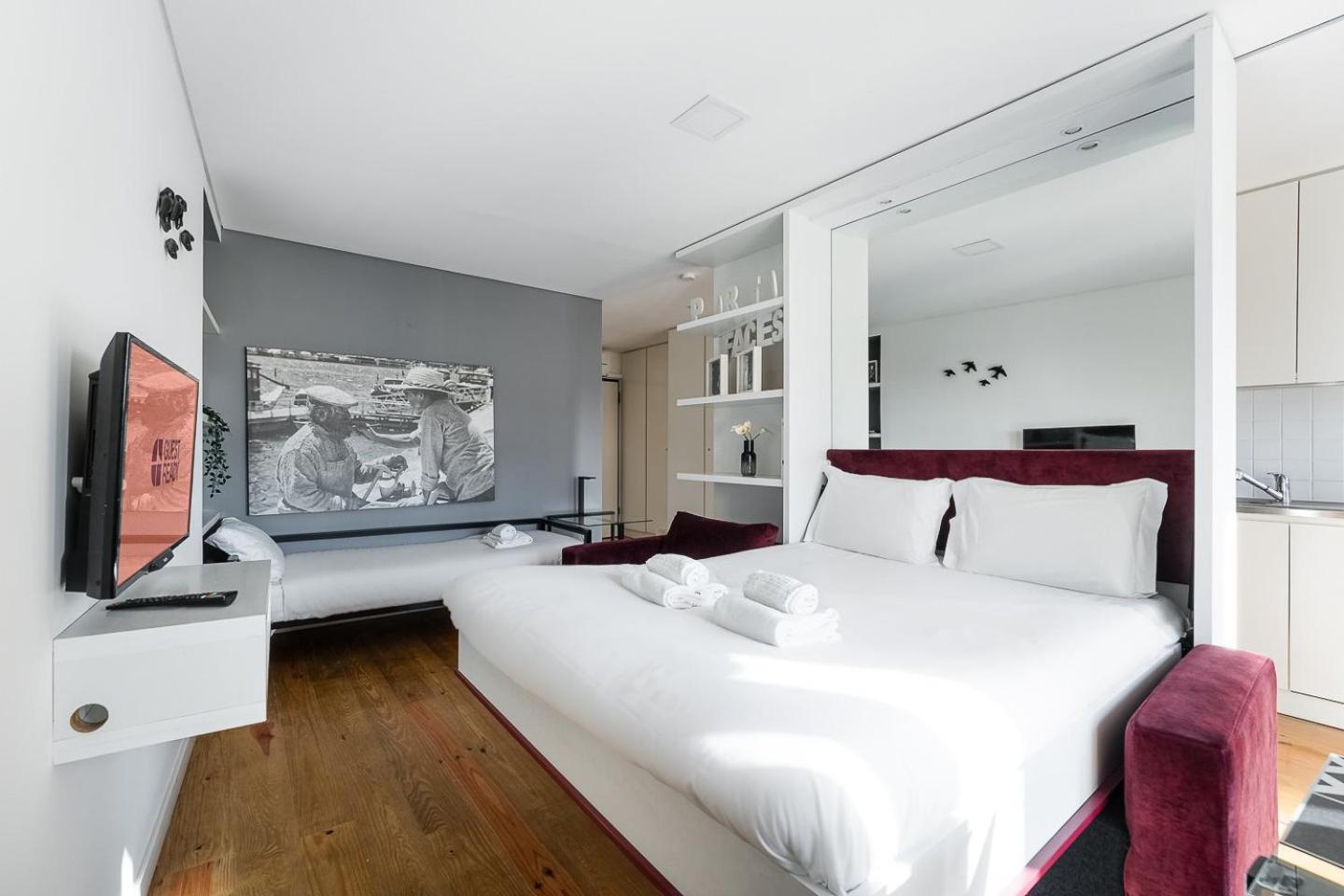 GuestReady - Old City Design Apartments