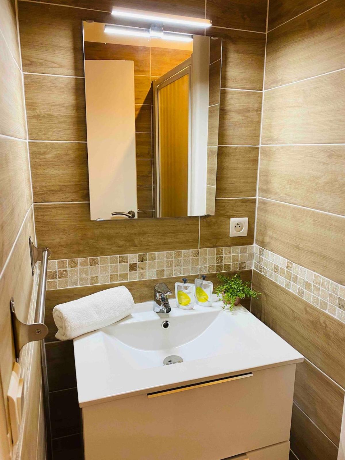 "T2 Ludria" au cœur de Solenzara petite vue mer