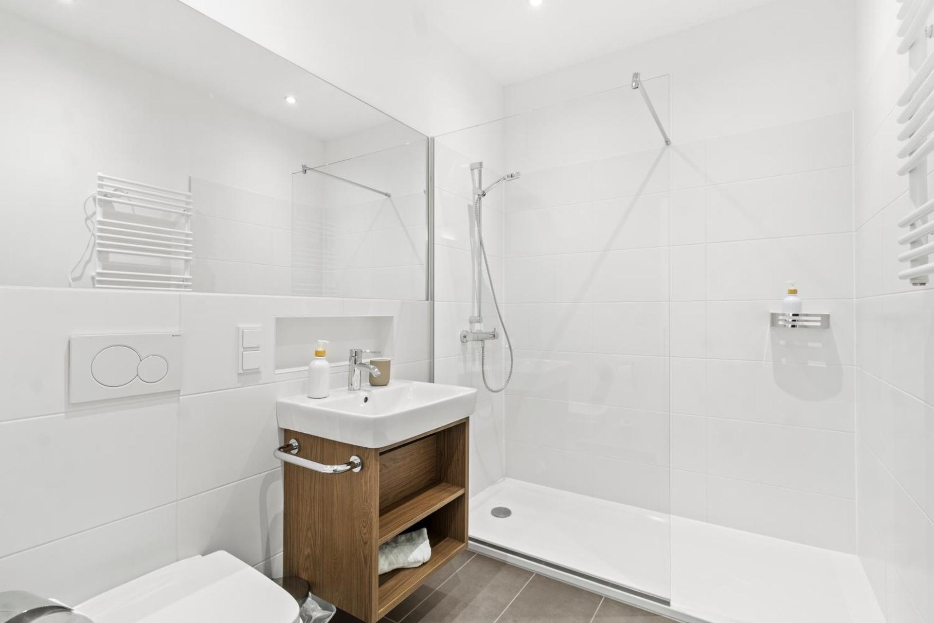 4 Min to Metro I 12 Min to Inner City I Top Wifi