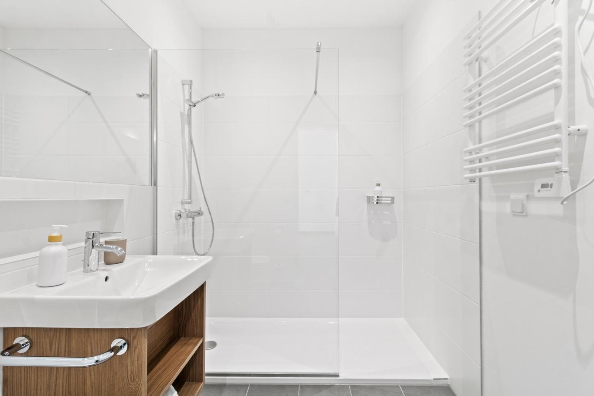 4 Min to Metro I 12 Min to Inner City I Top Wifi