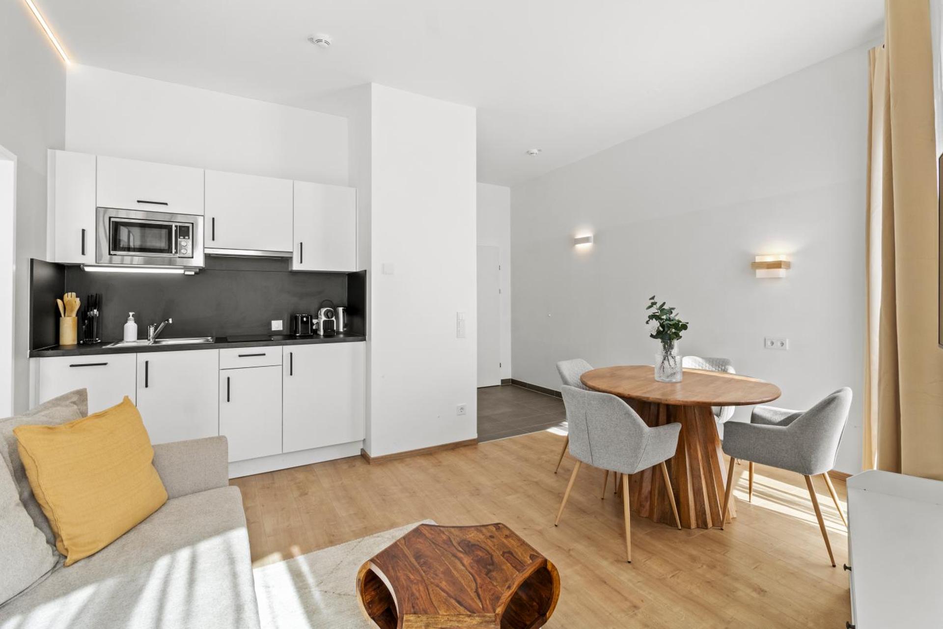 4 Min to Metro I 12 Min to Inner City I Top Wifi