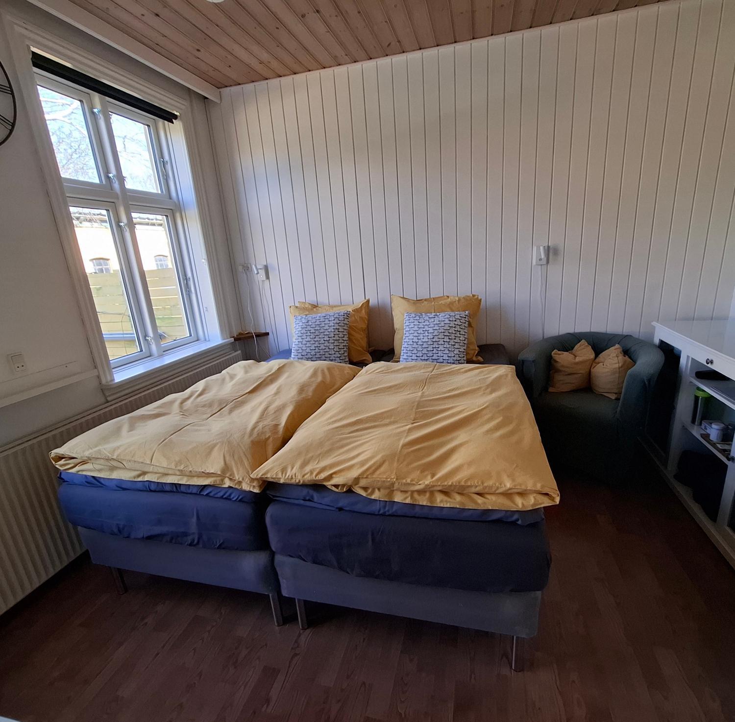 The FIG Studio - "Den Gule Svane" Guest House - near Rønne & Beach