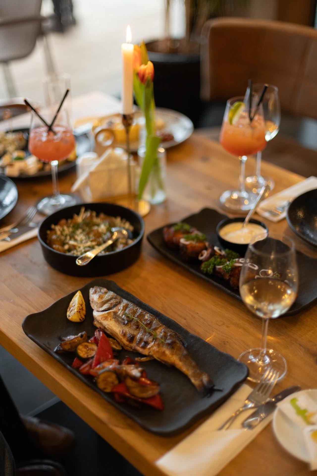 Restaurant/places to eat