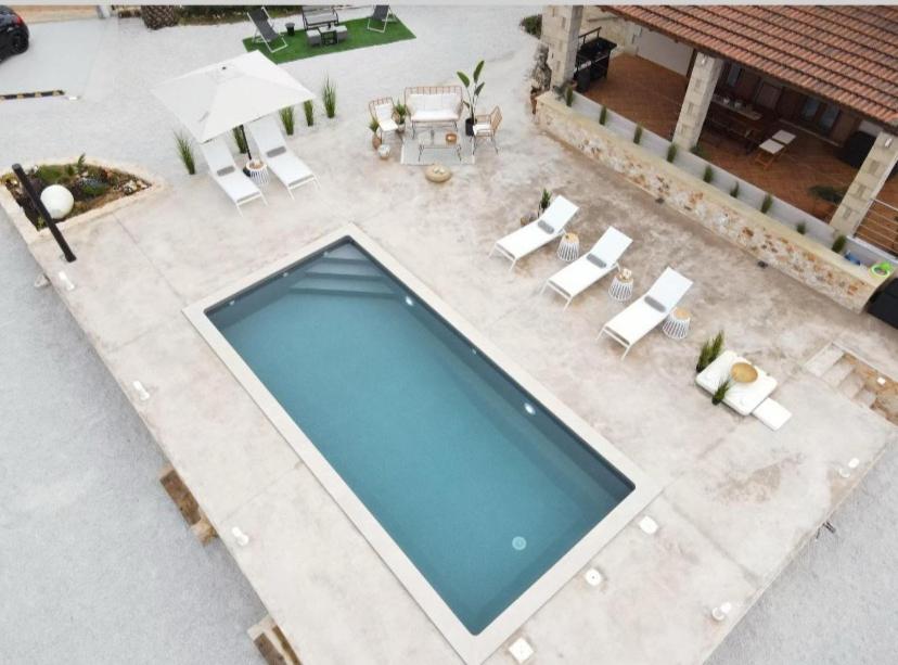 Stone villa Halepa panoramic view, private pool,big garden & quiet