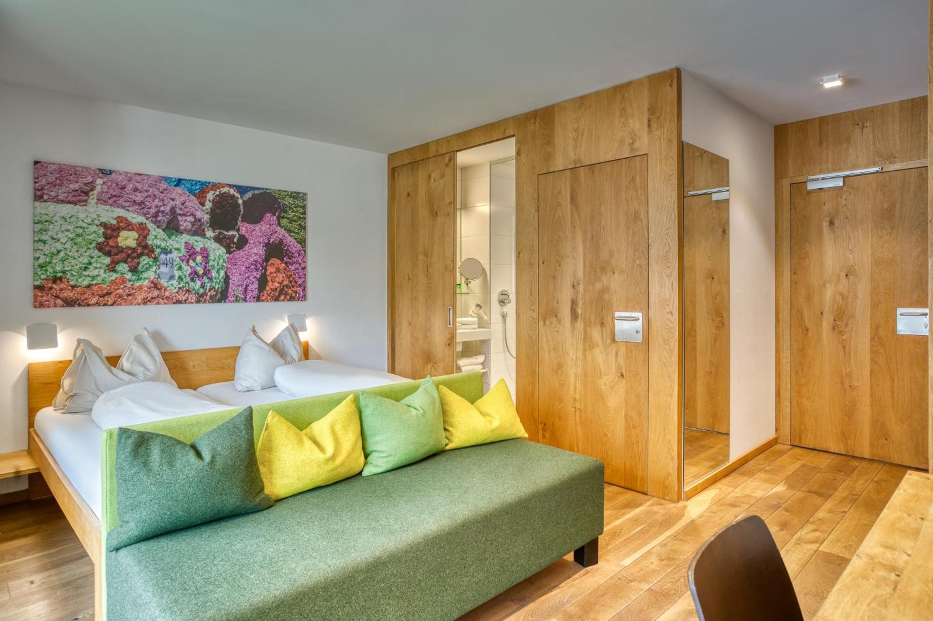 Photo of the whole room