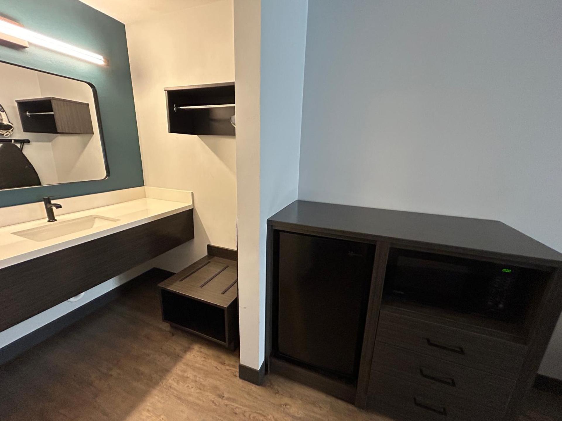 Studio 6 Suites Gardena, CA