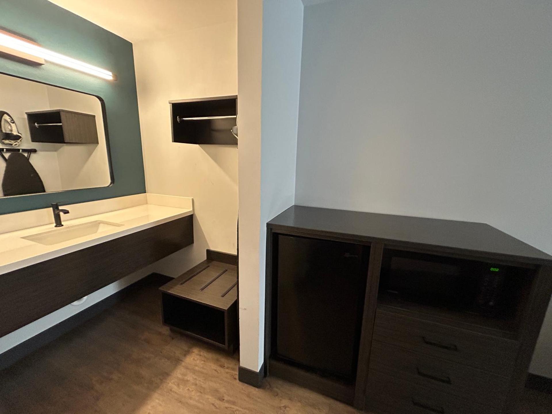 Studio 6 Suites Gardena, CA