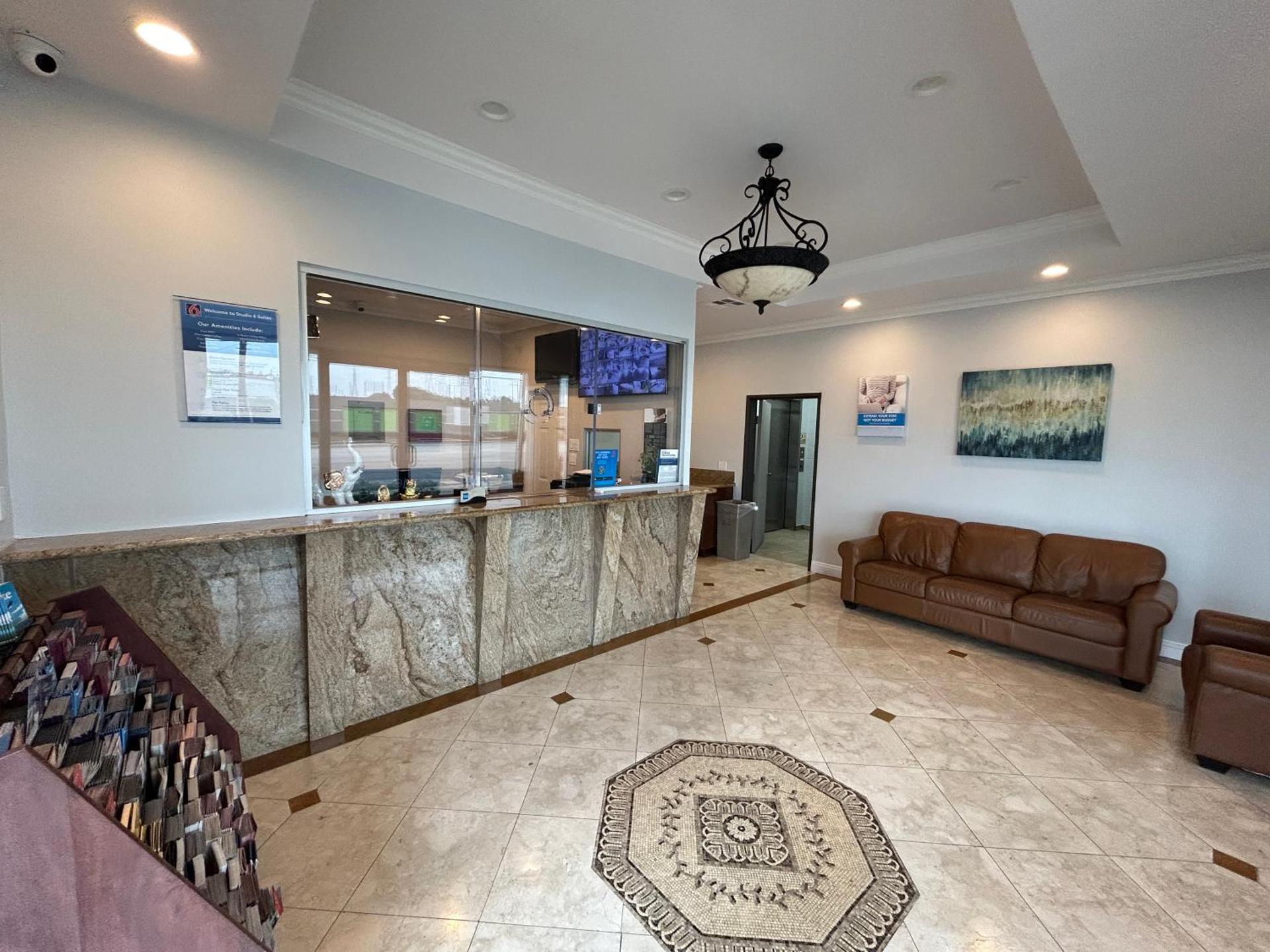 Studio 6 Suites Gardena, CA