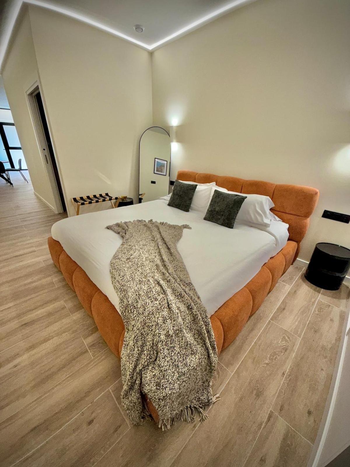 Tao Suite 1 next to the Aquarium