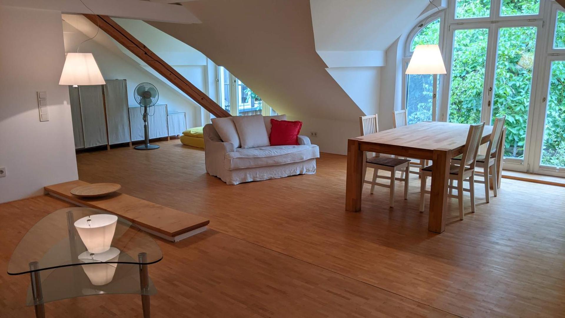 Großzügige Loft in Birlenbach