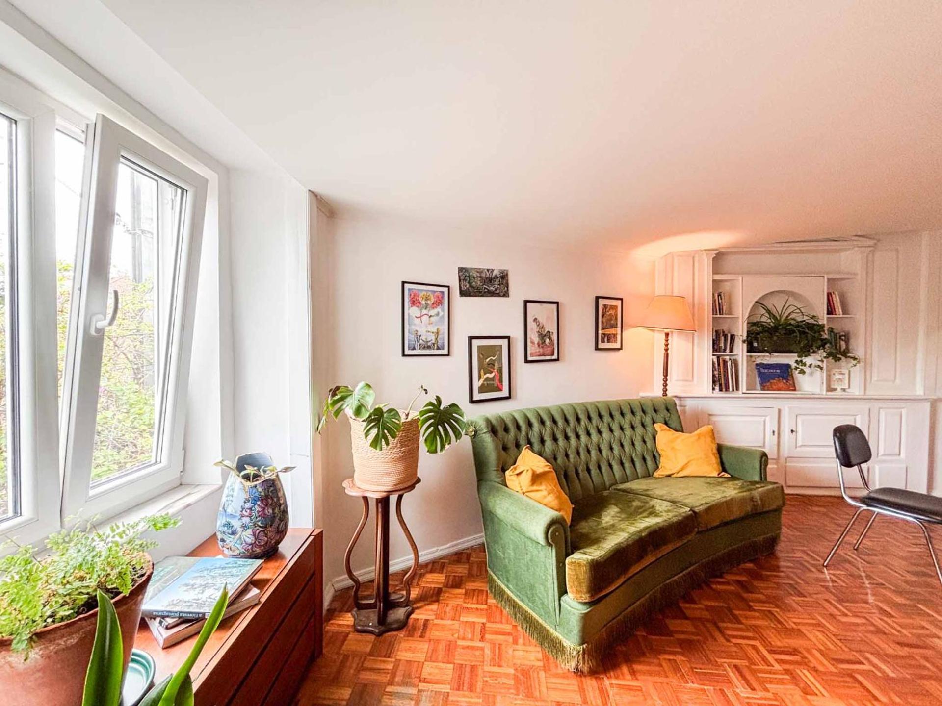 Communal lounge/ TV room