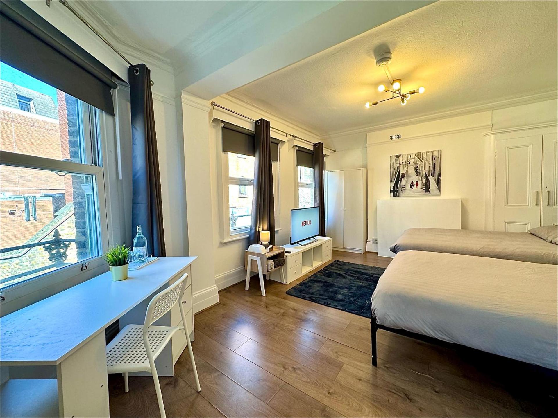 The Prestige Suite - London