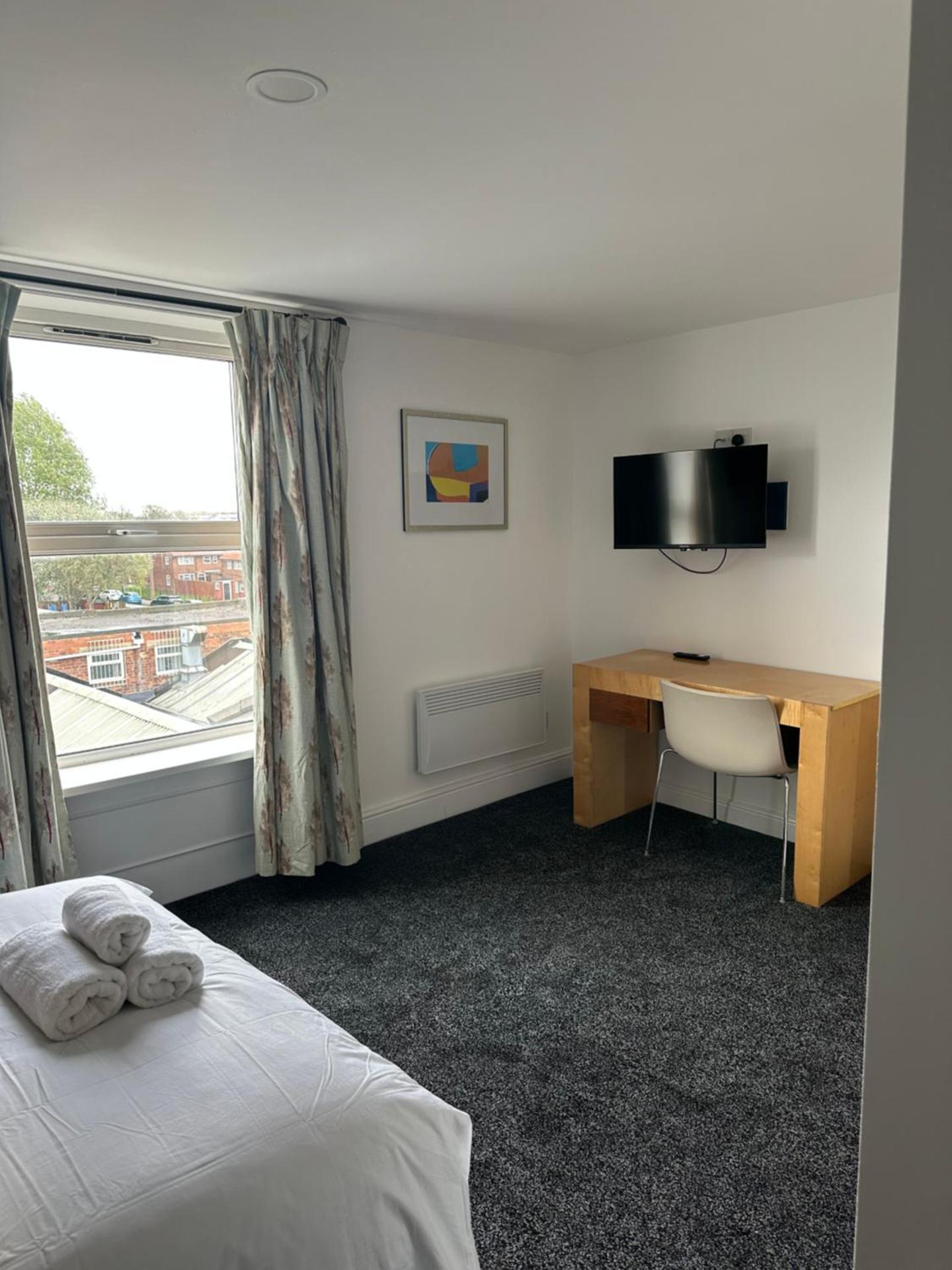 Continental Hotel with access to shared kitchen