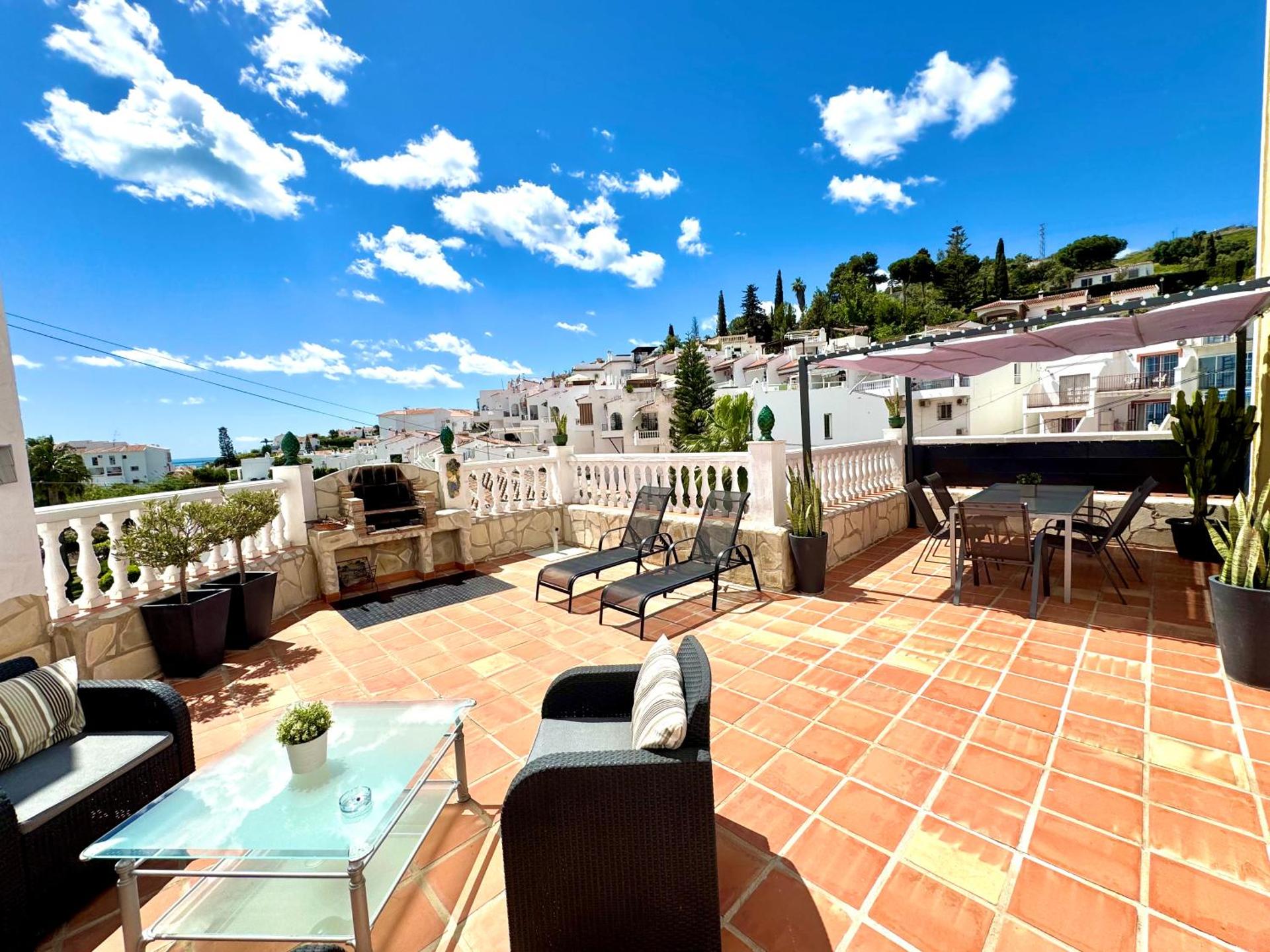 Casa en Nerja con gran terraza, muy luminosa y en tranquila urbanización