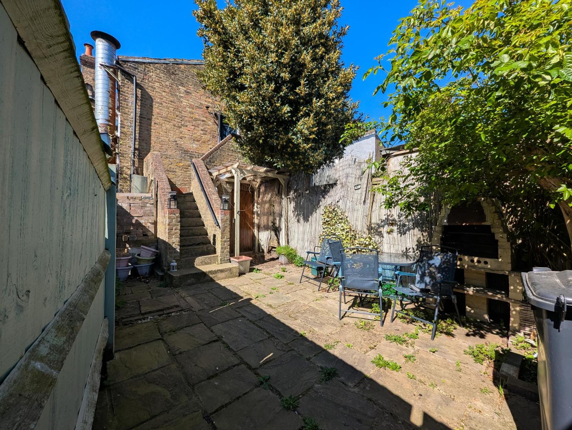 Cozy 2BR Flat Near Twickenham Stadium for Families