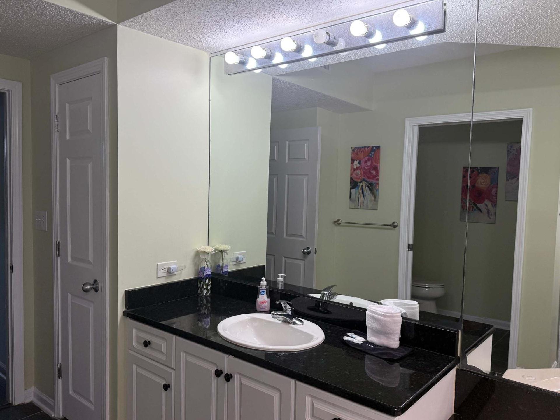 Waterfront Luxury Huge Condo with 15000sf Pool