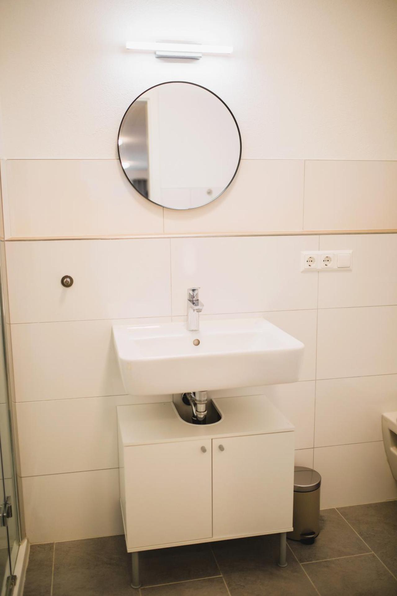 HUGOS Studio Apartment