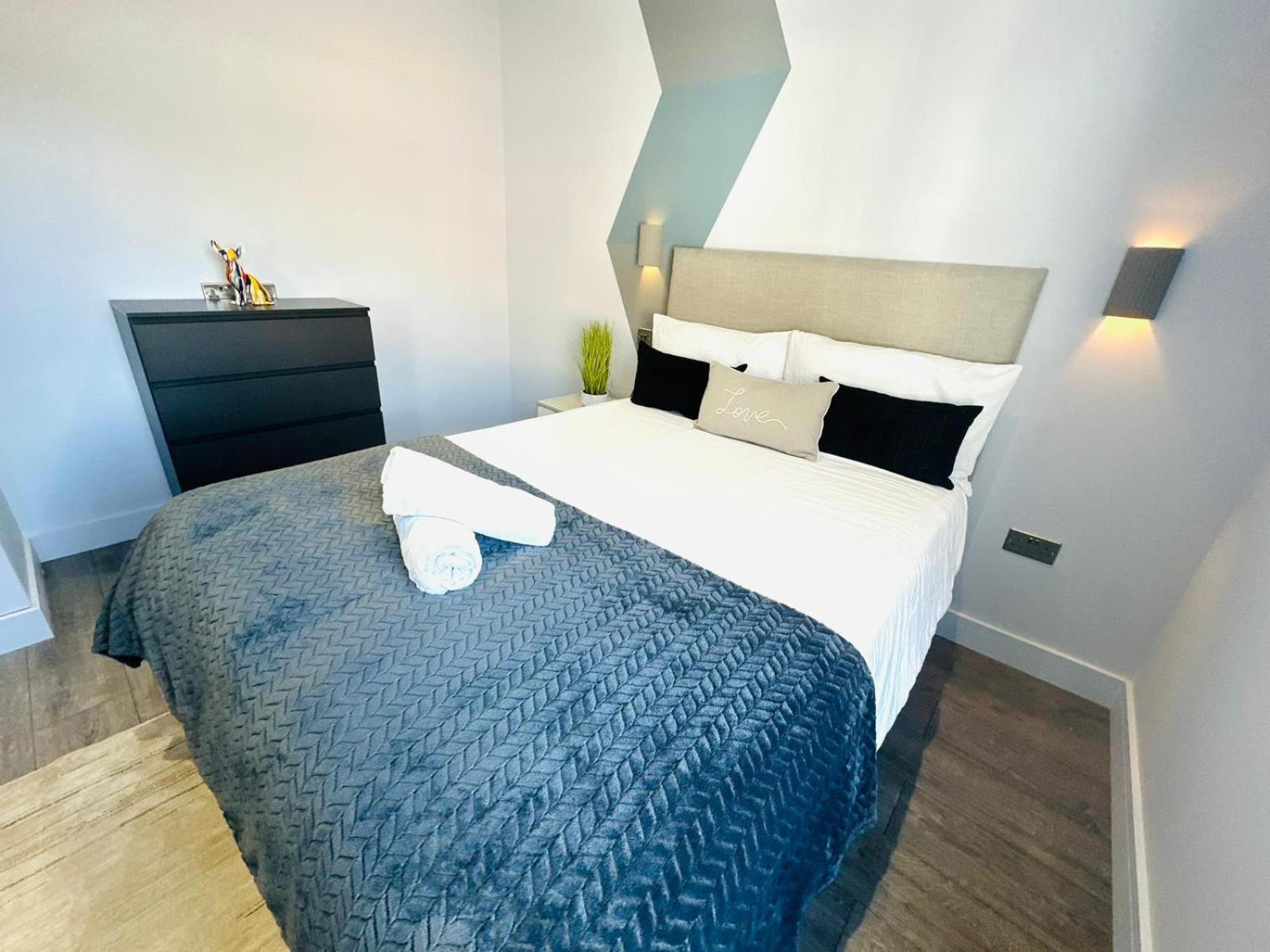 Wandsworth House - NO 17 - Luxury Urban Rooms