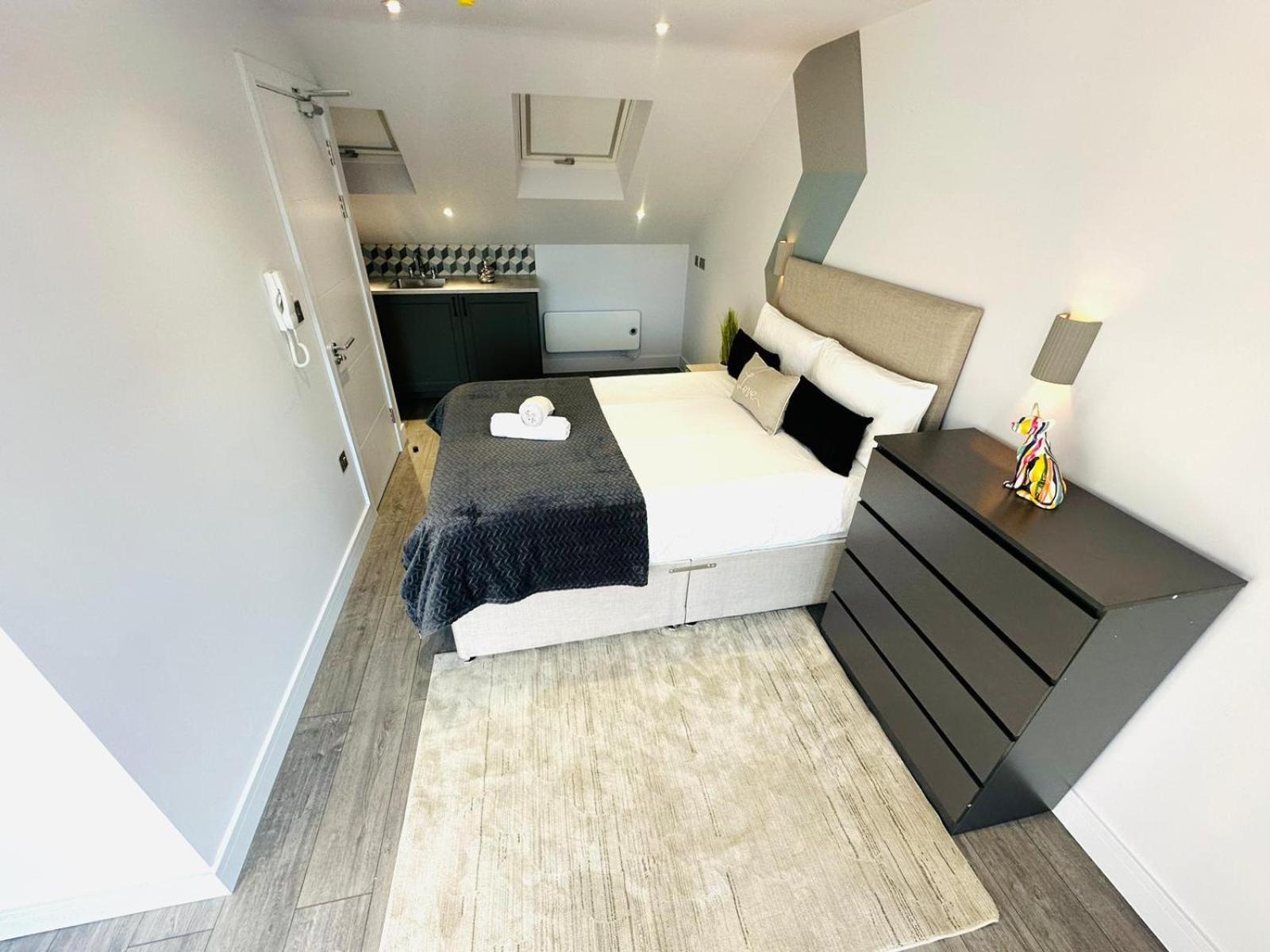 Wandsworth House - NO 17 - Luxury Urban Rooms