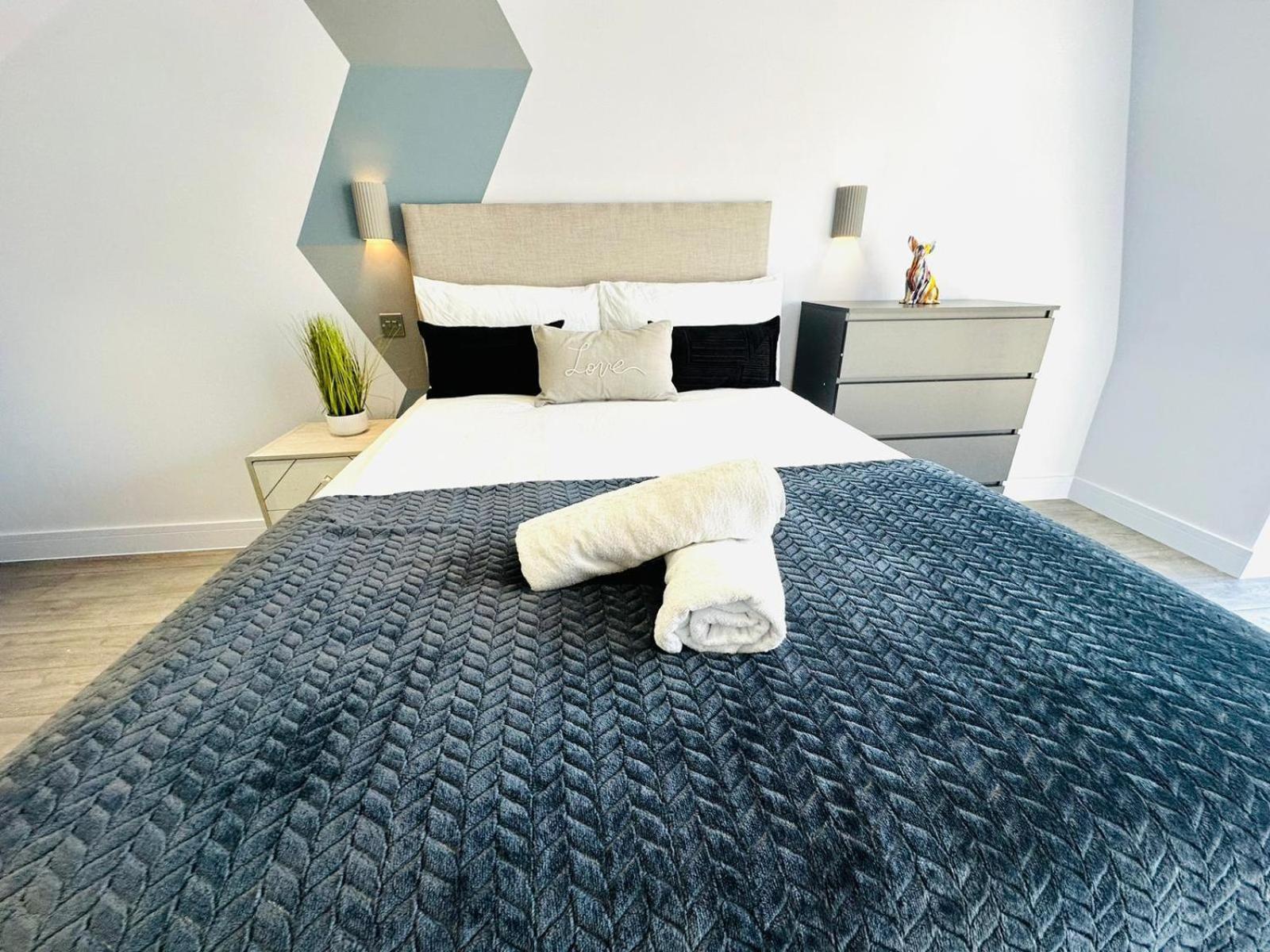 Wandsworth House - NO 17 - Luxury Urban Rooms