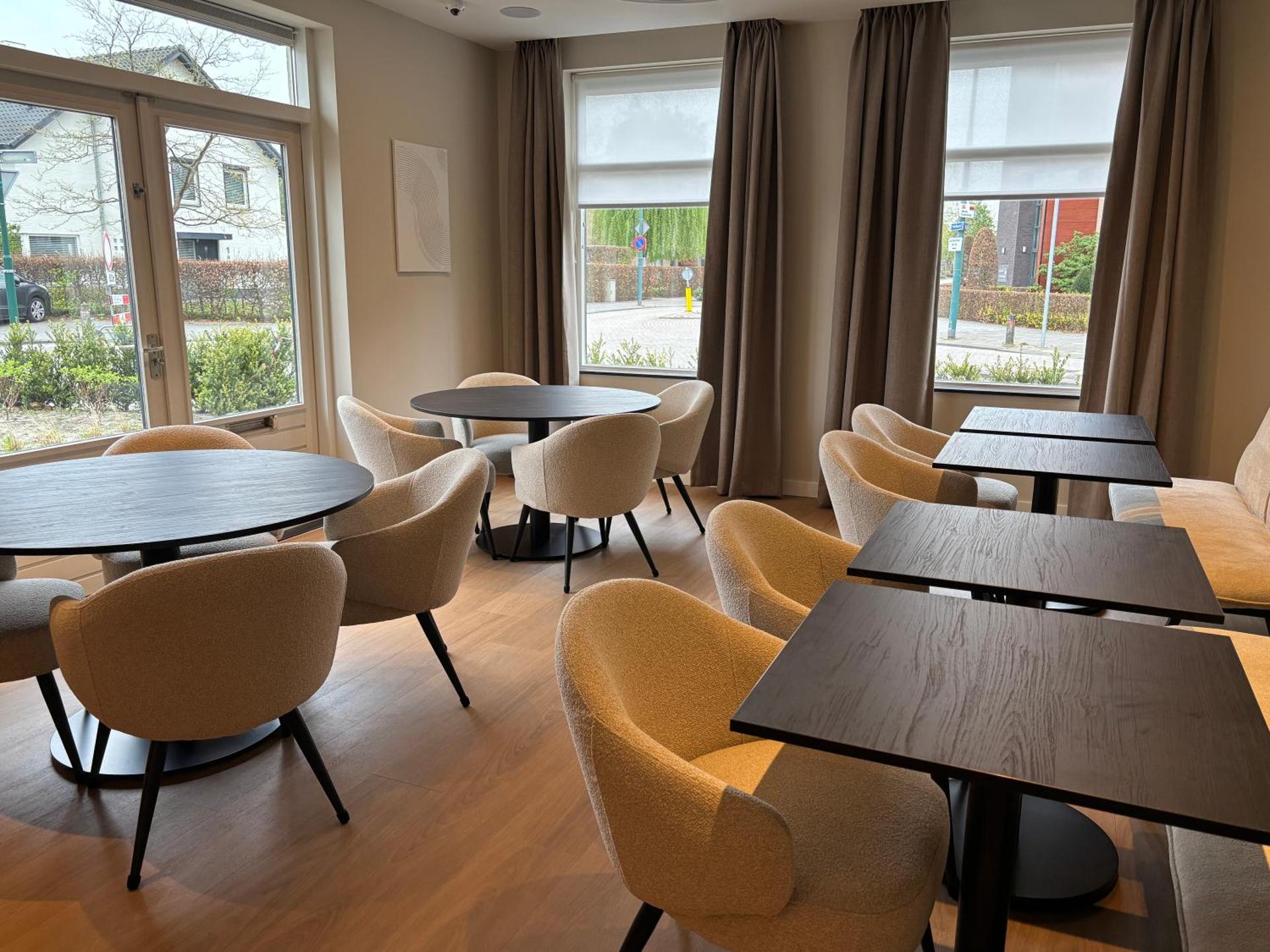 Communal lounge/ TV room