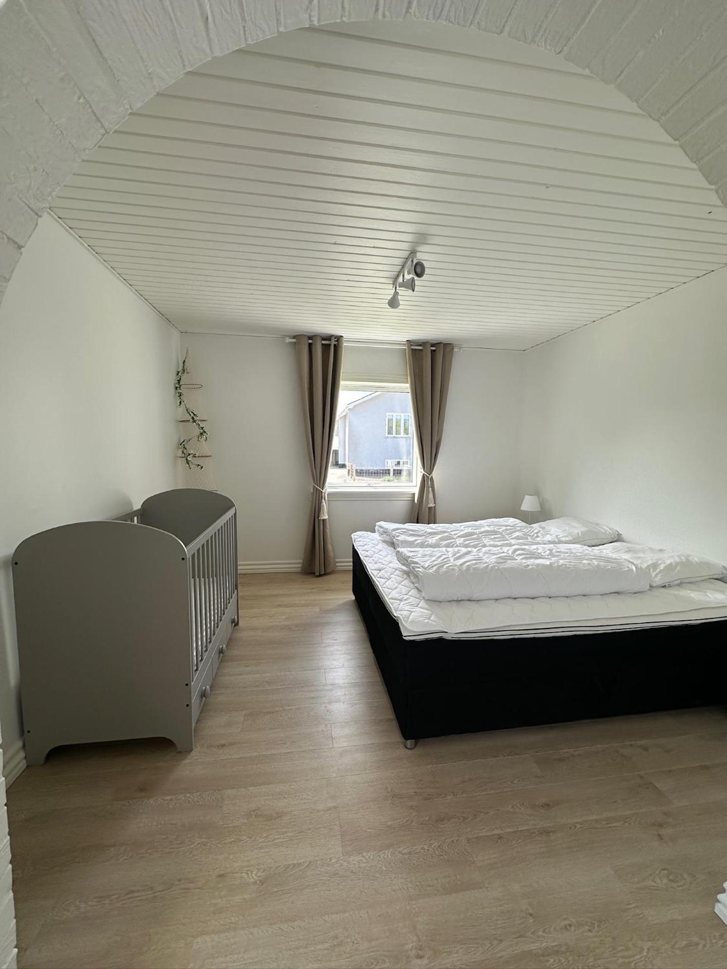 Feriehus Skagen - Privat parkering og Gårdhave