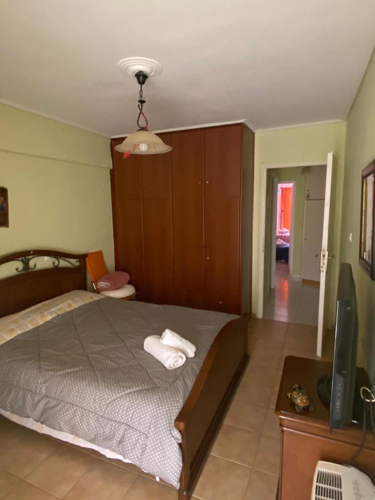 Central location! Spacious 2 bdrm with balcony