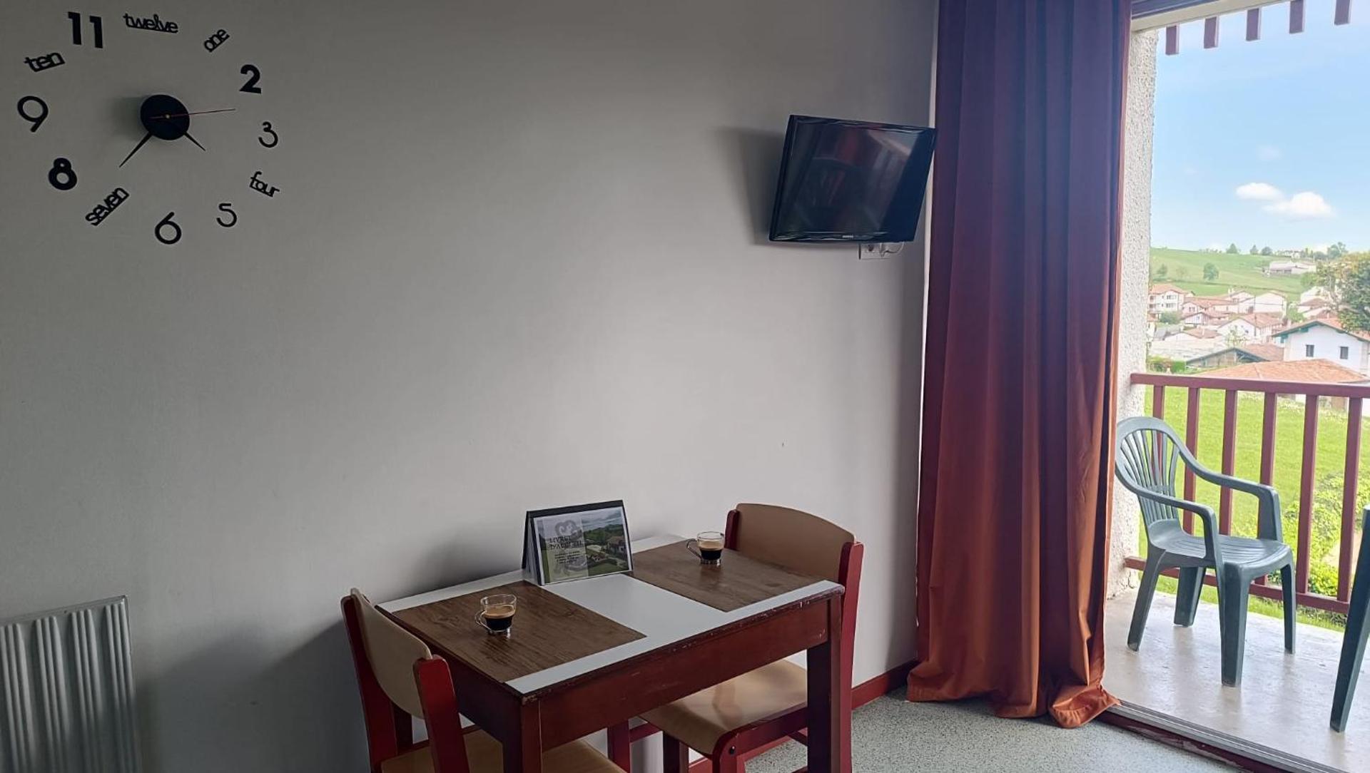 Adour Piscine Vue Montagnes