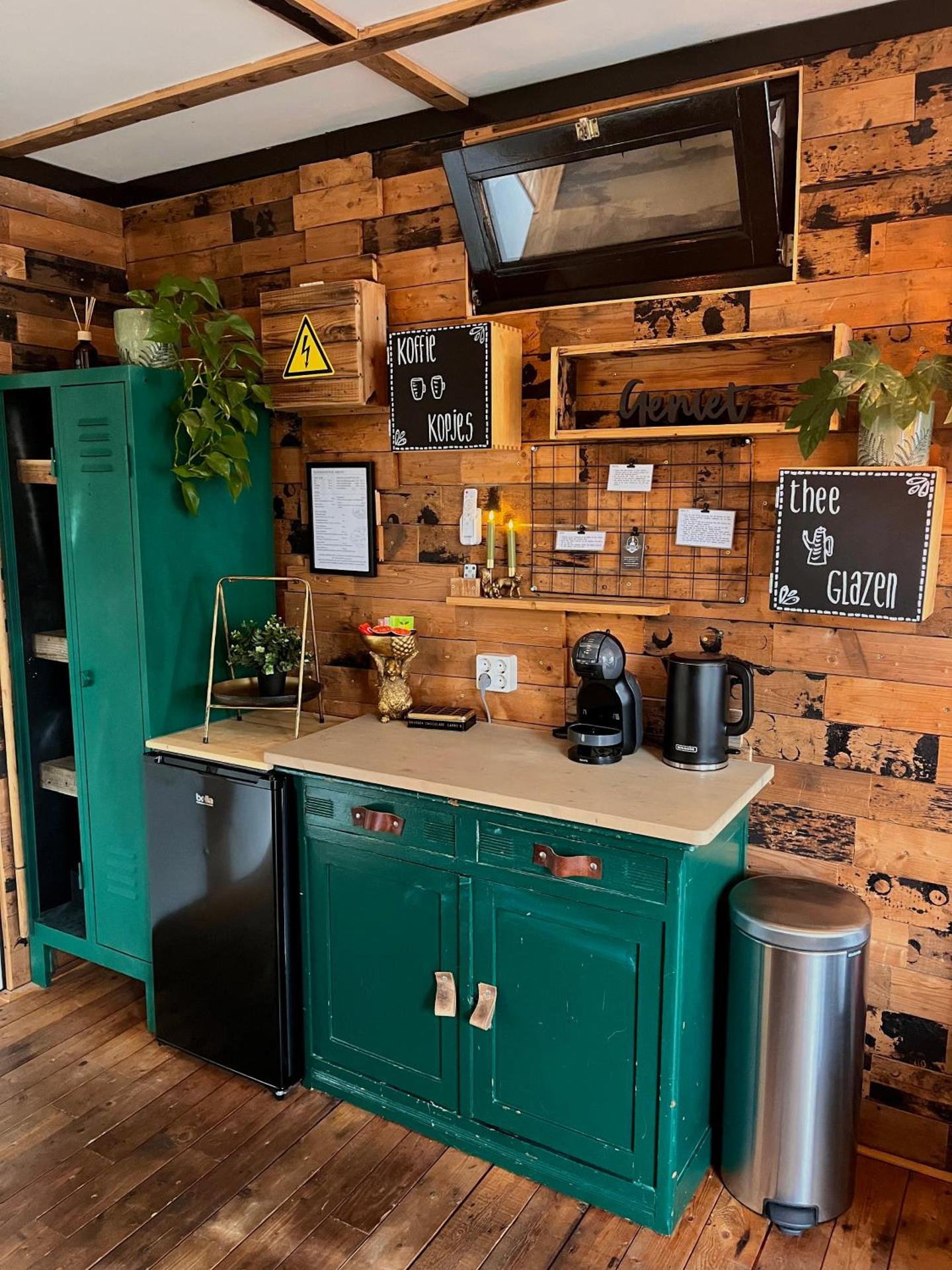 Coffee/tea facilities