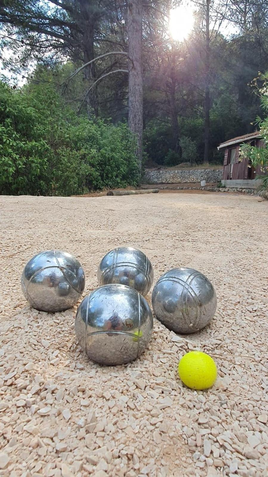 Villa CIGALONS en pleine pinède avec PISCINE