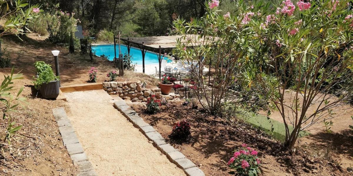 Villa CIGALONS en pleine pinède avec PISCINE