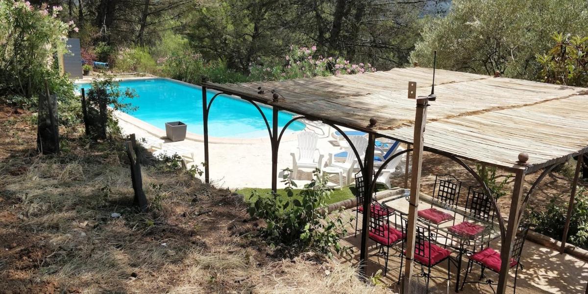 Villa CIGALONS en pleine pinède avec PISCINE