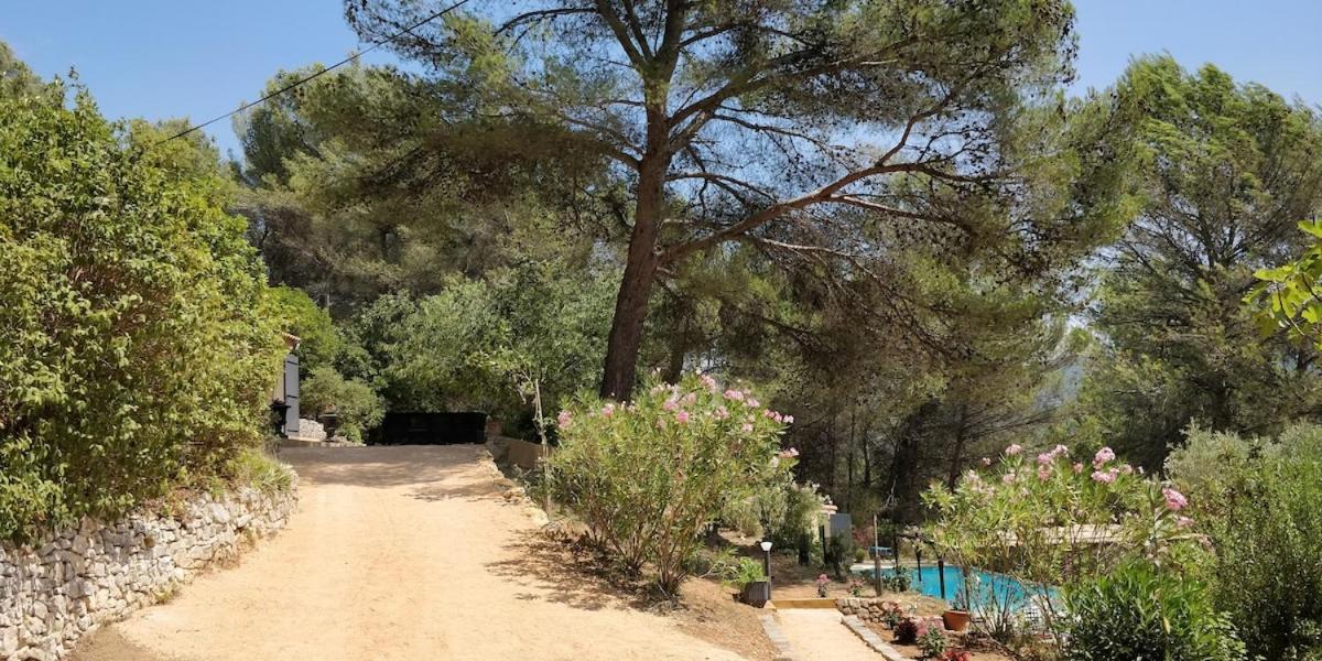 Villa CIGALONS en pleine pinède avec PISCINE