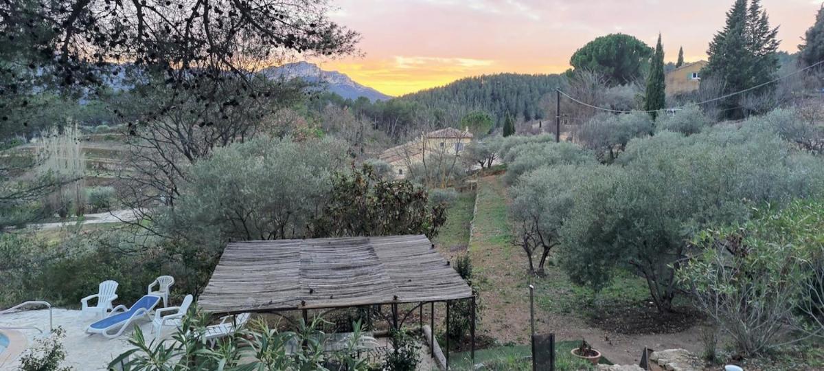 Villa CIGALONS en pleine pinède avec PISCINE