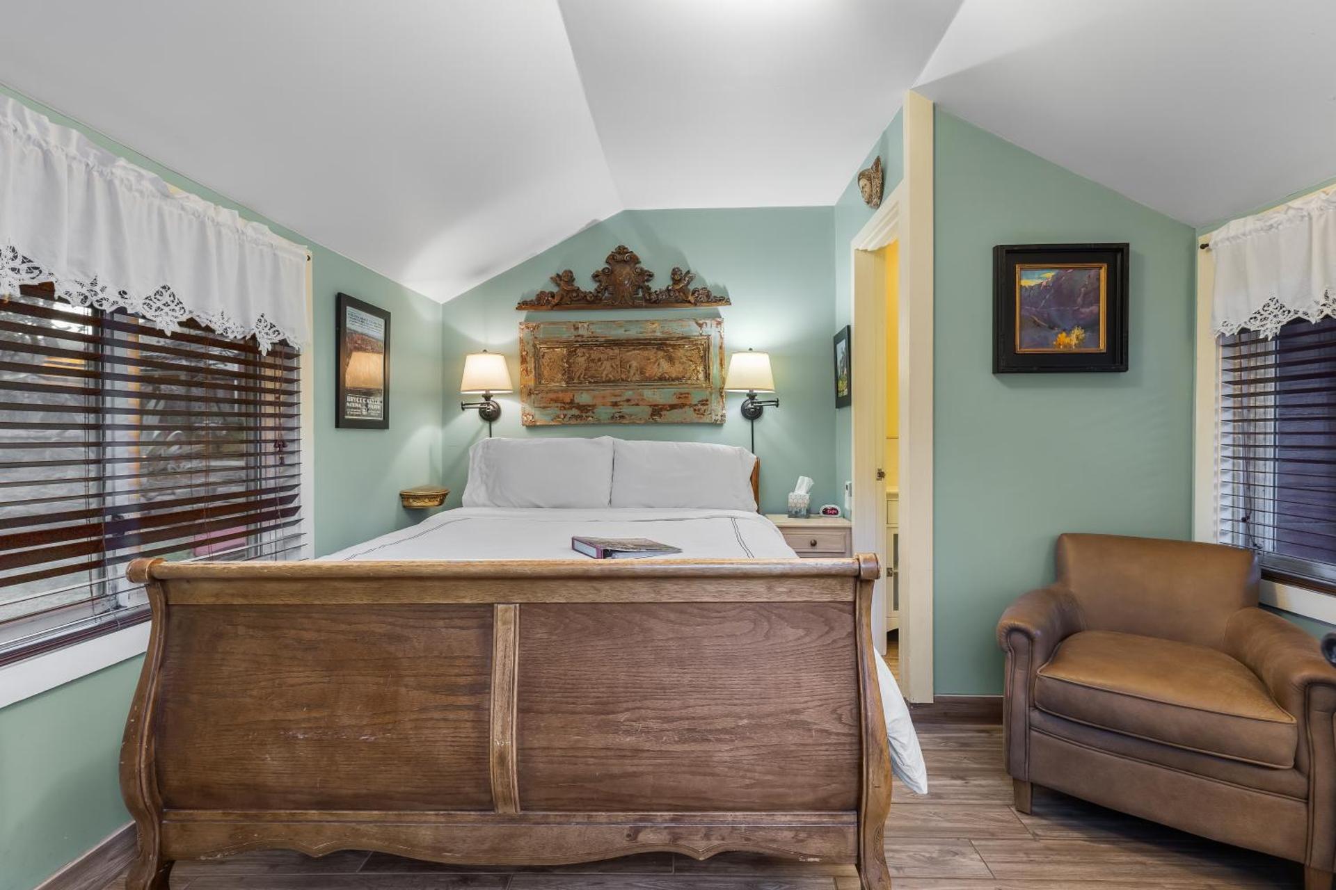 Studiolejlighed med queensize-seng