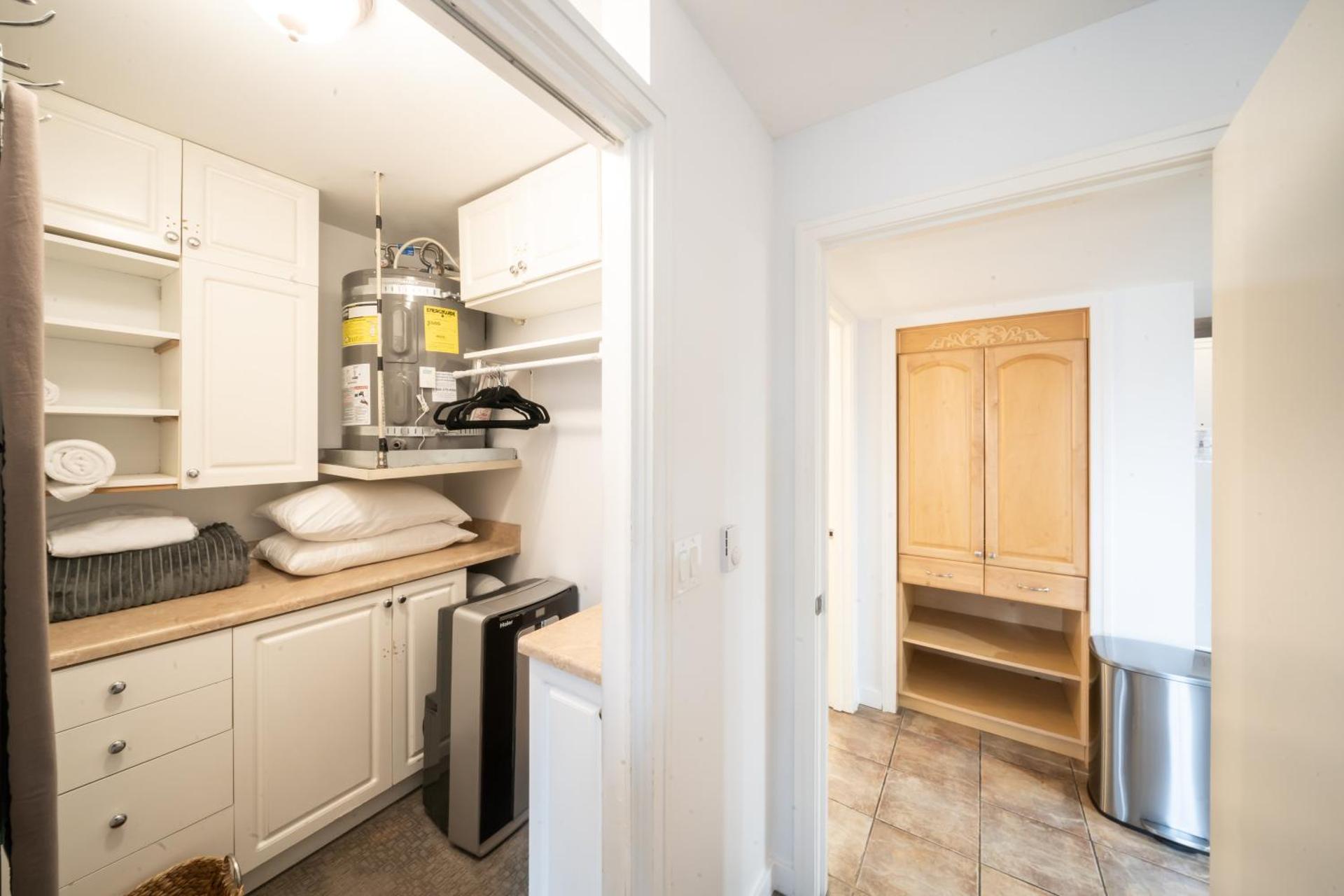 Modern Downtown Top Floor Penthouse With Bay Views