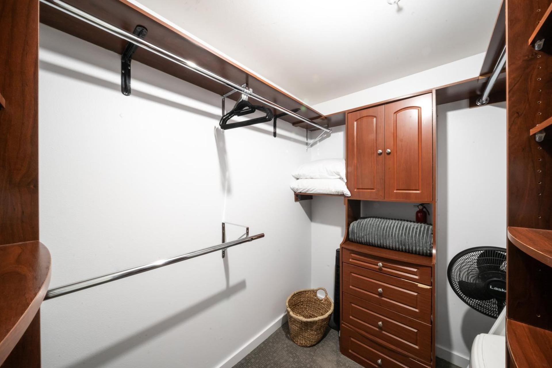 Modern Downtown Top Floor Penthouse With Bay Views