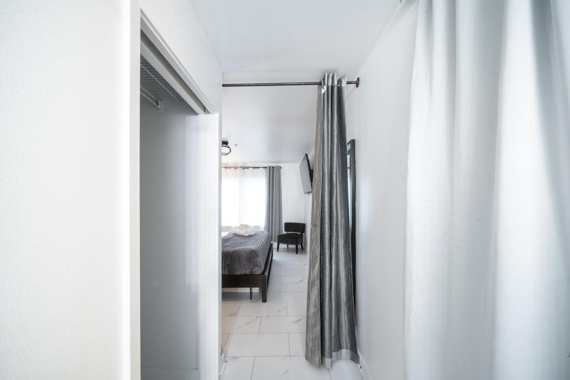 Space Needle Downtown Modern Top Story Penthouse