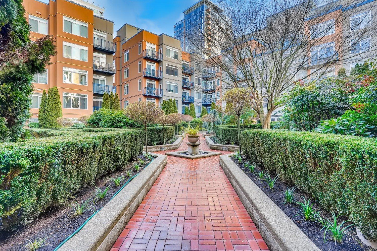 Space Needle Downtown Modern Top Story Penthouse